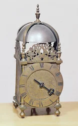 Reloj de linterna